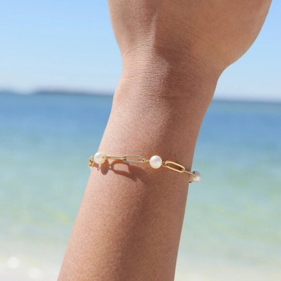 Paper Clip Pearl Bracelet – Lindsey Leigh Jewelry Silver Paperclip Pearl Bracelet, Hypoallergenic, Water & Tarnish-Resistant, Luxe
